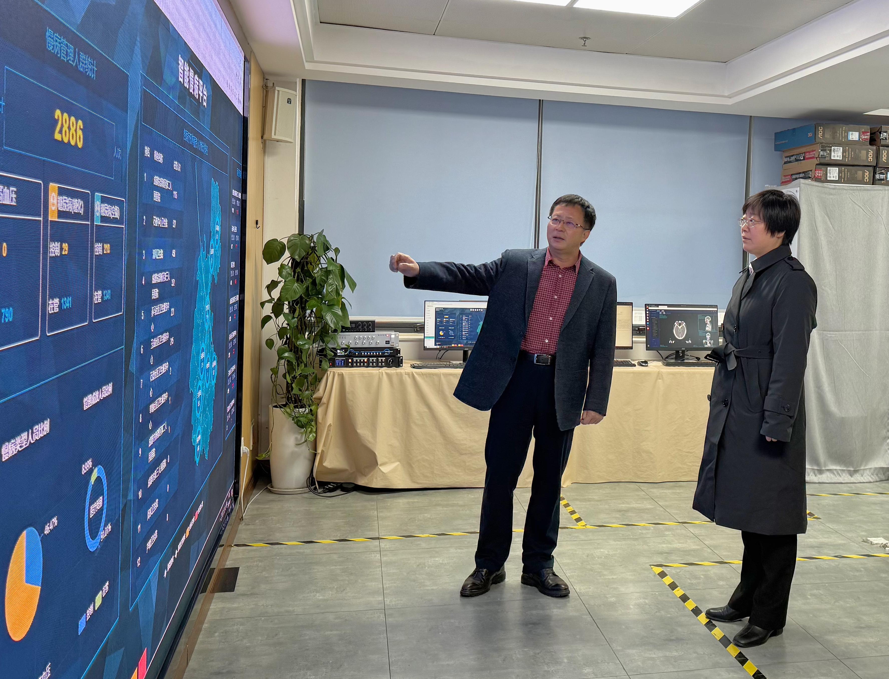 嘉賓來訪丨武侯區(qū)領(lǐng)導調(diào)研愛迦科技，共探智能醫(yī)學賦能民生健康新路徑